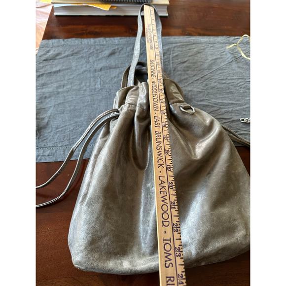 MICHAEL KORS Metallic LEATHER bag Drawstring HOBO bucket taupe chain shoulder - Picture 3 of 16